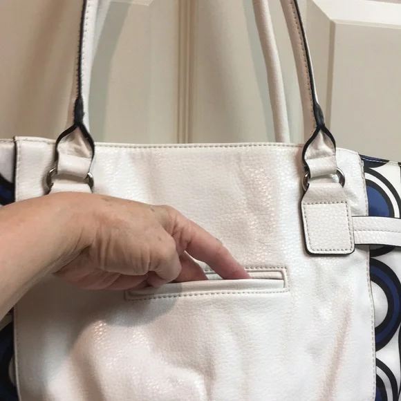 Large “Coach-Like” Bag - Picture 3 of 14